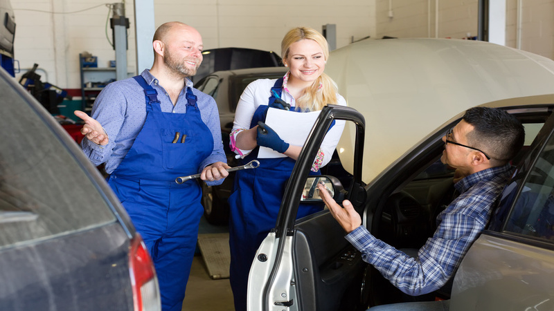 Signs You May Need Immediate Vehicle Engine Repair Services in Centerville, OH