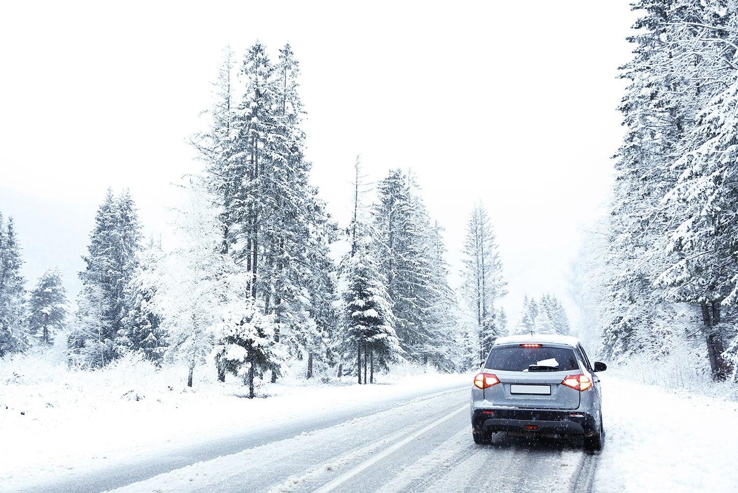 Lincoln Car Dealers Share 9 Important Winter Driving Safety Tips